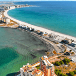 La Manga del Mar Menor: hotel en primera línea de playa con desayuno, almuerzo y cena por 40€